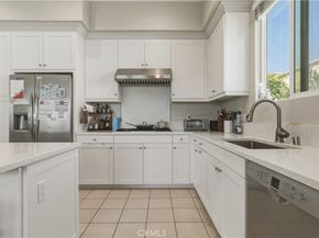 199 Follyhatch, Irvine CA 92618