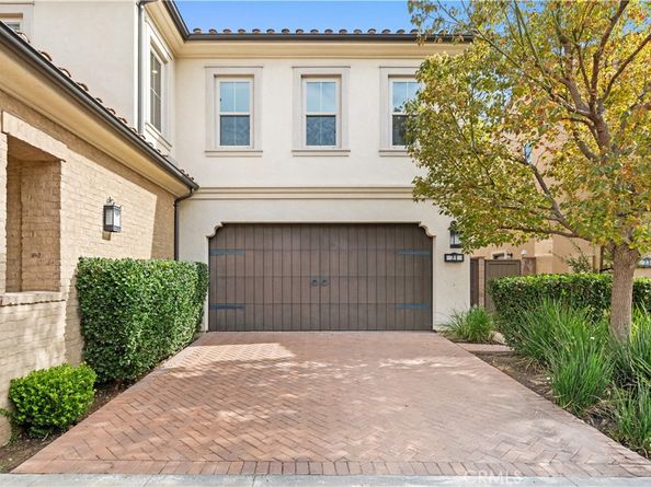 21 Fanpalm, Irvine CA 92620
