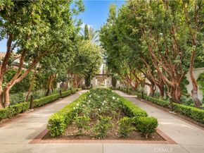 21 Fanpalm, Irvine CA 92620