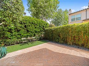21 Fanpalm, Irvine CA 92620