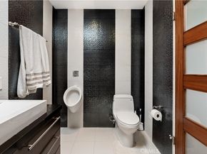 13231 Fiji Way H, Marina Del Rey CA 90292