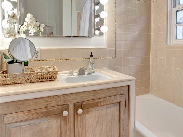 924 Park Avenue, Laguna Beach CA 92651