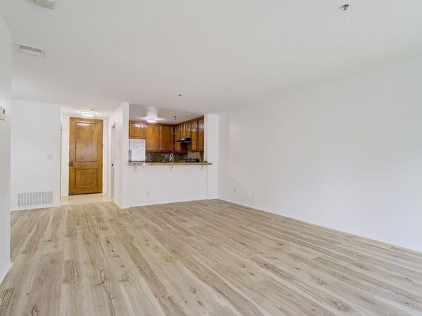 121 S Hope Street 321, Los Angeles CA 90012