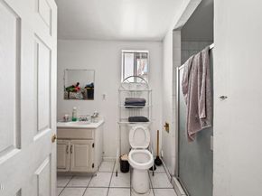 425 S Humphreys Avenue, Los Angeles CA 90022