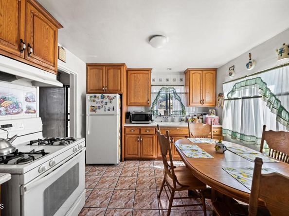 425 S Humphreys Avenue, Los Angeles CA 90022