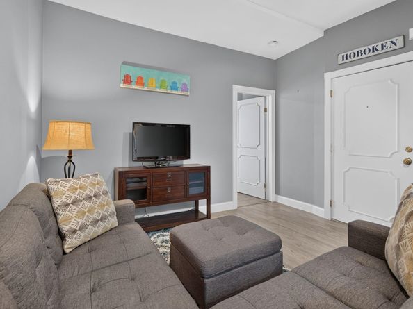 815 Willow Ave 5L, Hoboken NJ 07030
