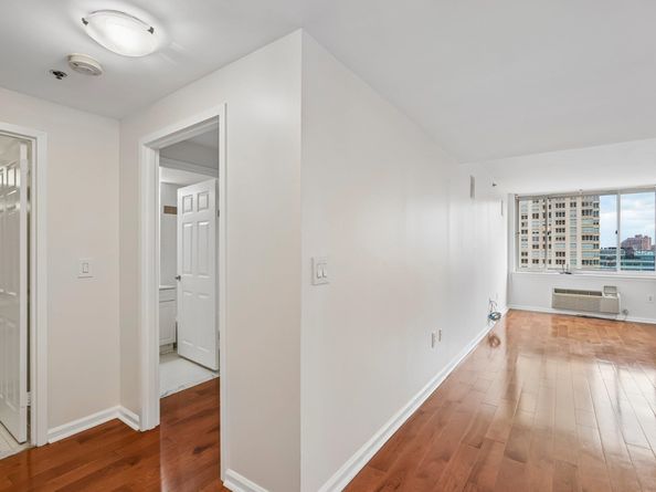 1 2nd St 1503, Jersey City NJ 07302