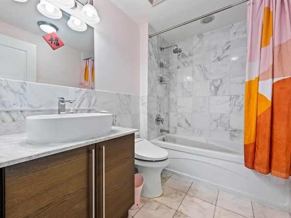 10 Regent St 614, Jersey City NJ 07302