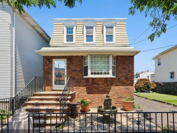 310 Centre Ave, Secaucus NJ 07094