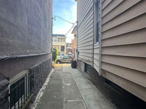 270 Woodlawn Ave, Jersey City NJ 07305