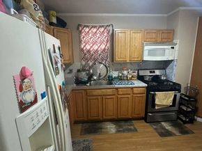 270 Woodlawn Ave, Jersey City NJ 07305