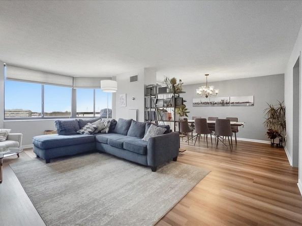 730 Harmon Cove Tower, Secaucus NJ 07094