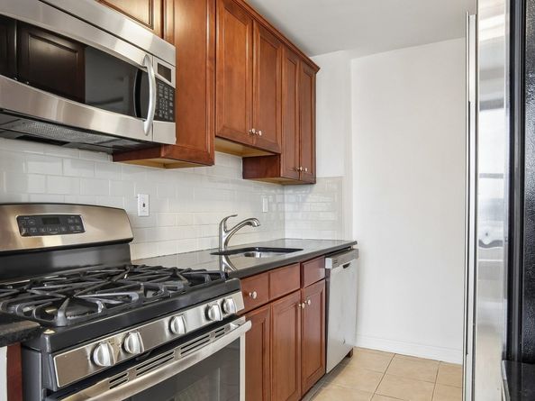 500 Central Ave 1617, Union City NJ 07087
