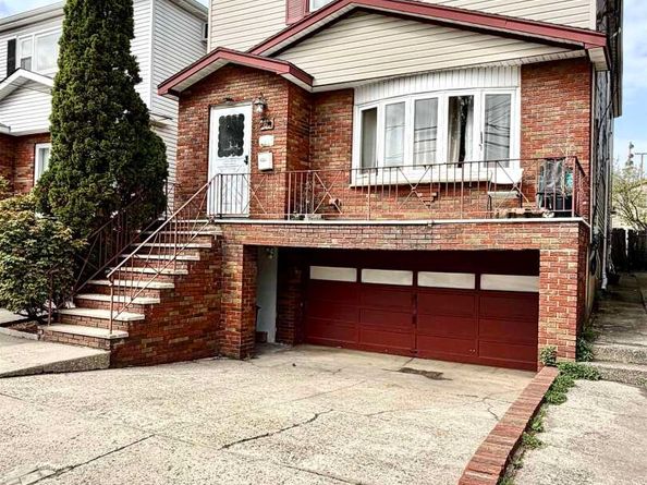 71 Linnet St, Bayonne NJ 07002