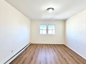 71 Linnet St, Bayonne NJ 07002
