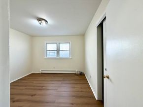 71 Linnet St, Bayonne NJ 07002