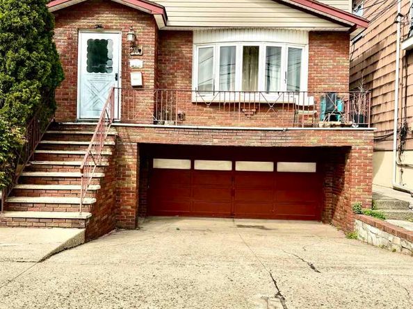 71 Linnet St, Bayonne NJ 07002
