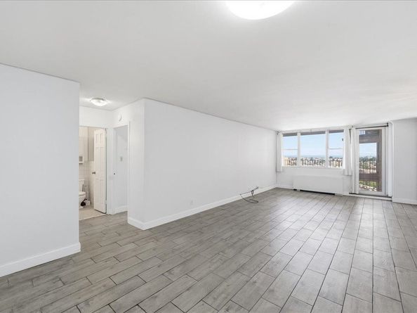 6040 Boulevard 21J, West New York NJ 07093