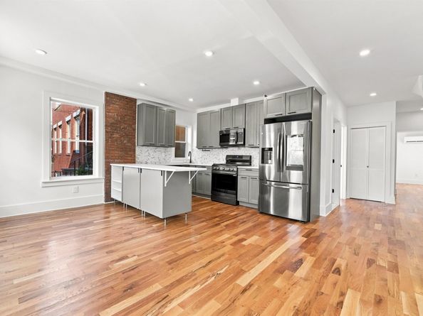 286 Halladay St, Jersey City NJ 07304