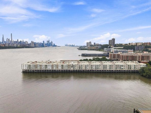 335 The Promenade 335, Edgewater NJ 07020