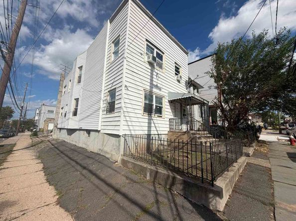 38 Cliff St, Jersey City NJ 07306