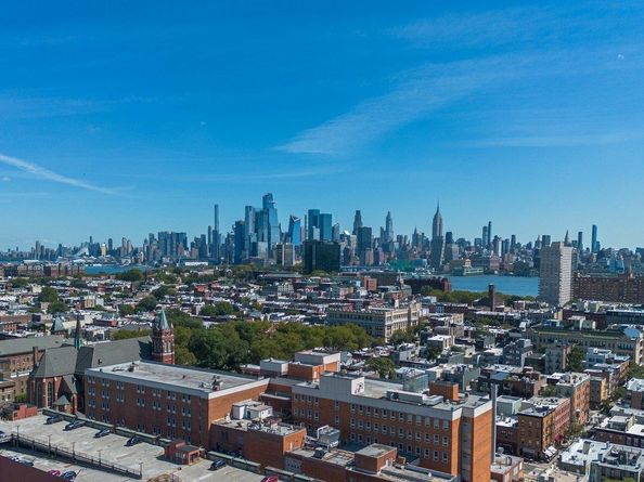 222 Grand St 3E, Hoboken NJ 07030