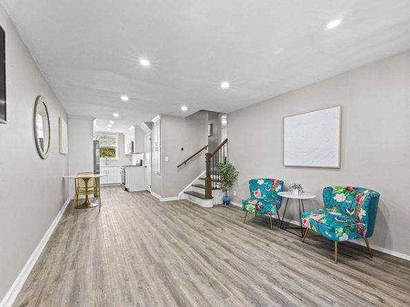 4 Parkside Lane, Bayonne NJ 07002