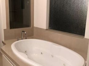 1727 Reinerman Street, Houston TX 77007