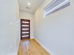 5029 Creekmont Drive, Houston TX 77091