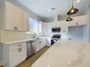 5029 Creekmont Drive, Houston TX 77091