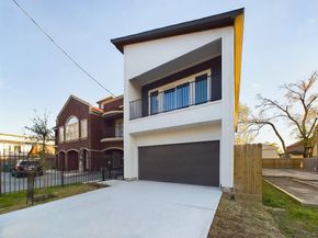 5029 Creekmont Drive, Houston TX 77091