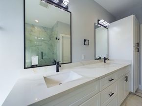 5029 Creekmont Drive, Houston TX 77091