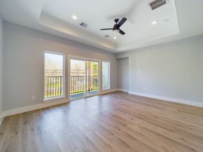 5029 Creekmont Drive, Houston TX 77091