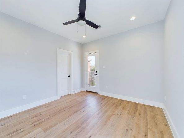 5029 Creekmont Drive, Houston TX 77091