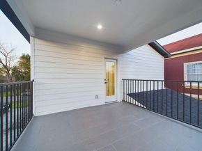 5029 Creekmont Drive, Houston TX 77091