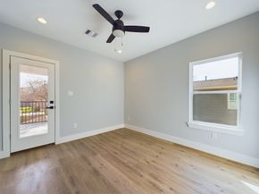5029 Creekmont Drive, Houston TX 77091