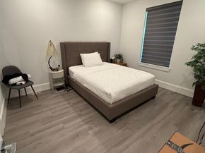 1262 N Post Oak Road B, Houston TX 77055