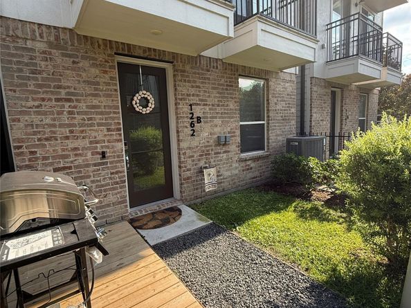 1262 N Post Oak Road B, Houston TX 77055