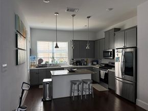 1262 N Post Oak Road B, Houston TX 77055
