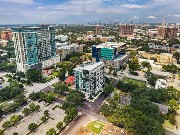 5104 Caroline Street 202, Houston TX 77004