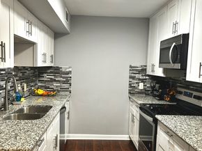 2101 Fountain View Dr 1A, Houston TX 77057