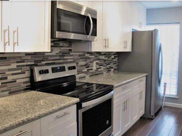 2101 Fountain View Dr 1A, Houston TX 77057
