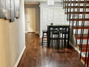 2101 Fountain View Dr 1A, Houston TX 77057