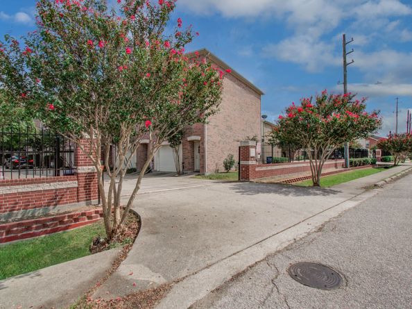 3710 Main Aspen Drive, Houston TX 77025