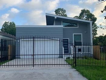 1019 E 37th Street