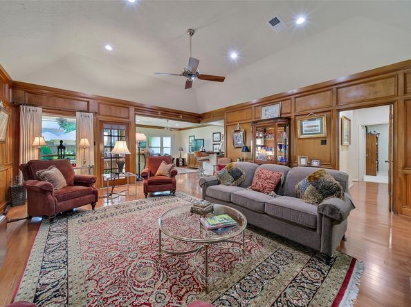 1723 Hidden Villas Drive, Kingwood TX 77339