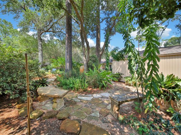 1723 Hidden Villas Drive, Kingwood TX 77339