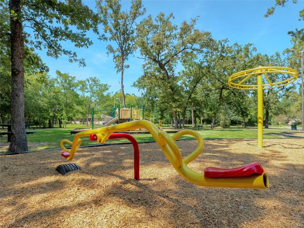 1723 Hidden Villas Drive, Kingwood TX 77339
