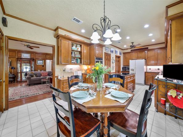 1723 Hidden Villas Drive, Kingwood TX 77339