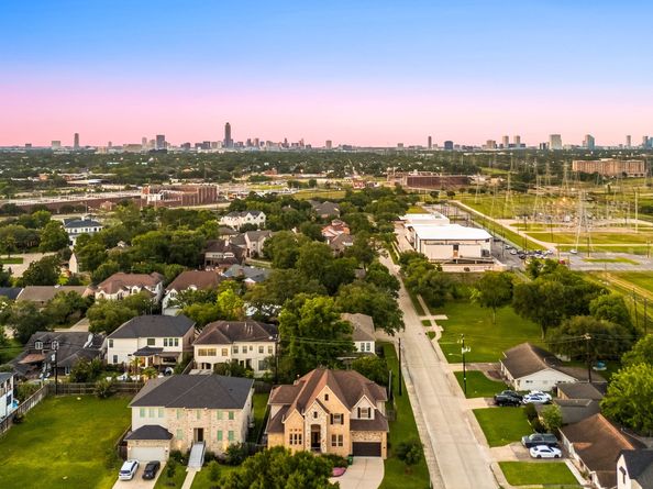4302 Meyerwood Drive, Houston TX 77096